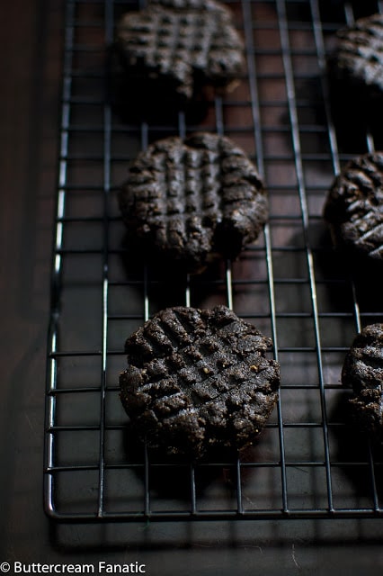 Midnight Chocolate Peanut Butter Cookies from buttercreamfanatic.com #glutenfree #grainfree #lactosefree