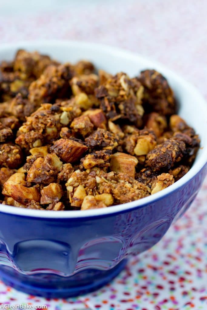 Easy Paleo Granola 