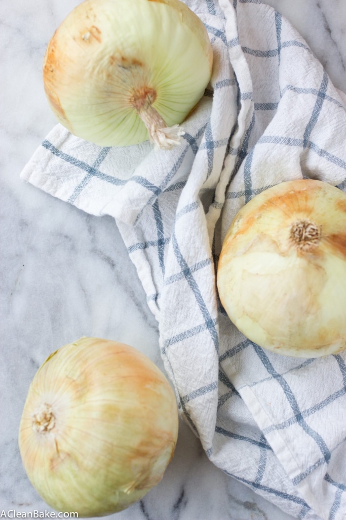 Slow Cooker Caramelized Onions - your favorite burger topping made the easy, oven-free, hands off way!