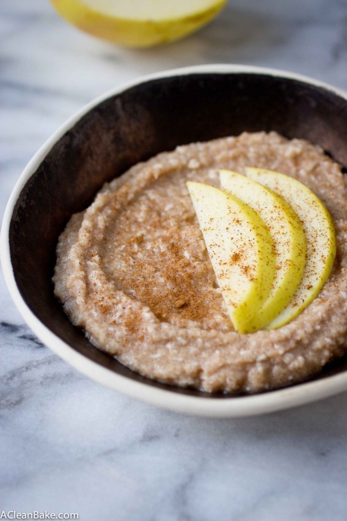 Paleo oatmeal takes 3 minutes to make and it fills you up and warms your belly just like oatmeal - but without the grains! (#glutenfree, #grainfree, #paleo friendly, #vegan and #nutfree adaptable)
