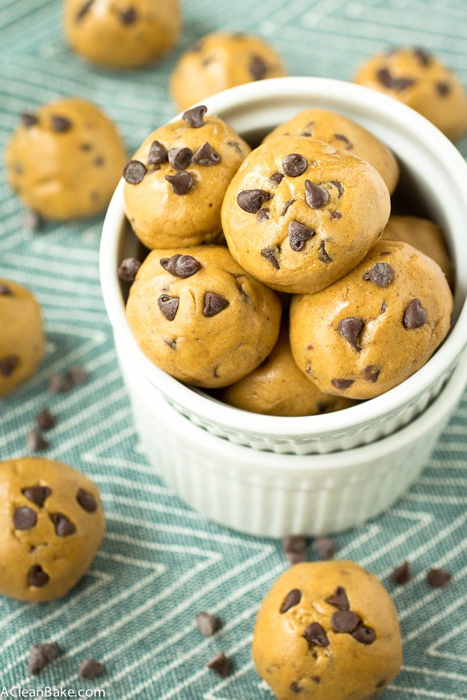 Chocolate Chip Cookie Dough Protein Bites - Only three ingredients and 5 minutes is all you need to make these gluten free, vegan and paleo treats!