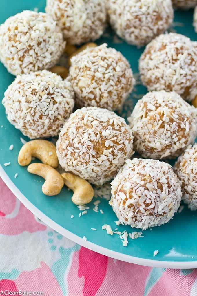 Coconut Cashew Energy Bites (Gluten free, paleo, vegan, raw)