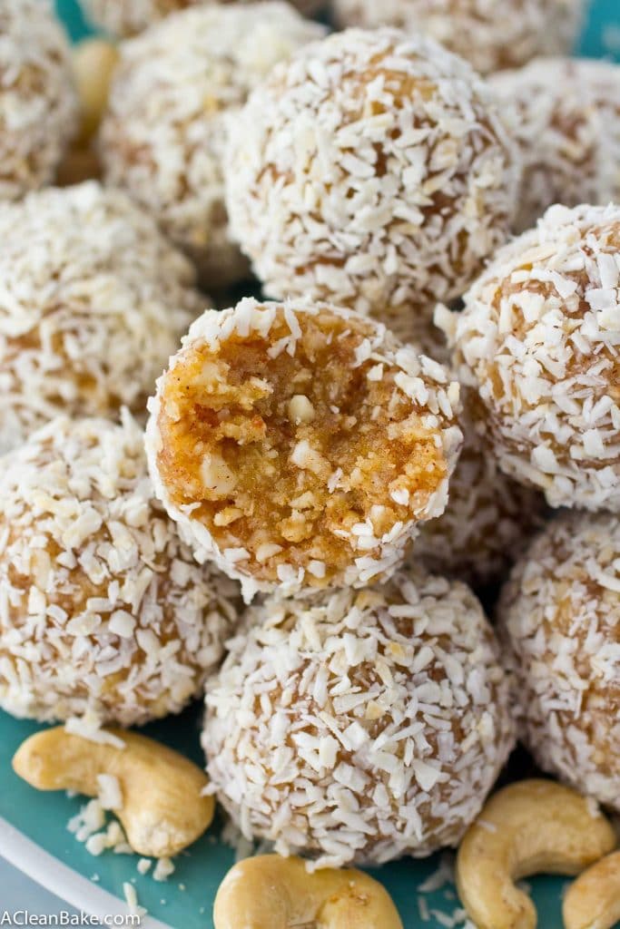 Coconut Cashew Energy Bites (Gluten free, paleo, vegan, raw)