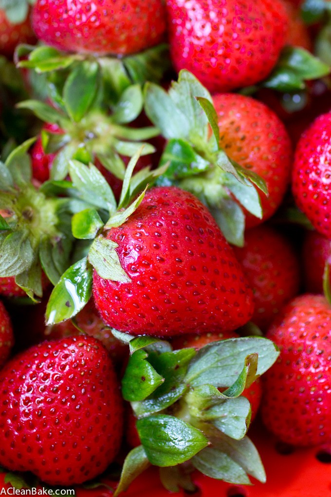 Strawberry Rhubarb Crisp (paleo, grain free, gluten free, low carb, dairy free, and vegan)
