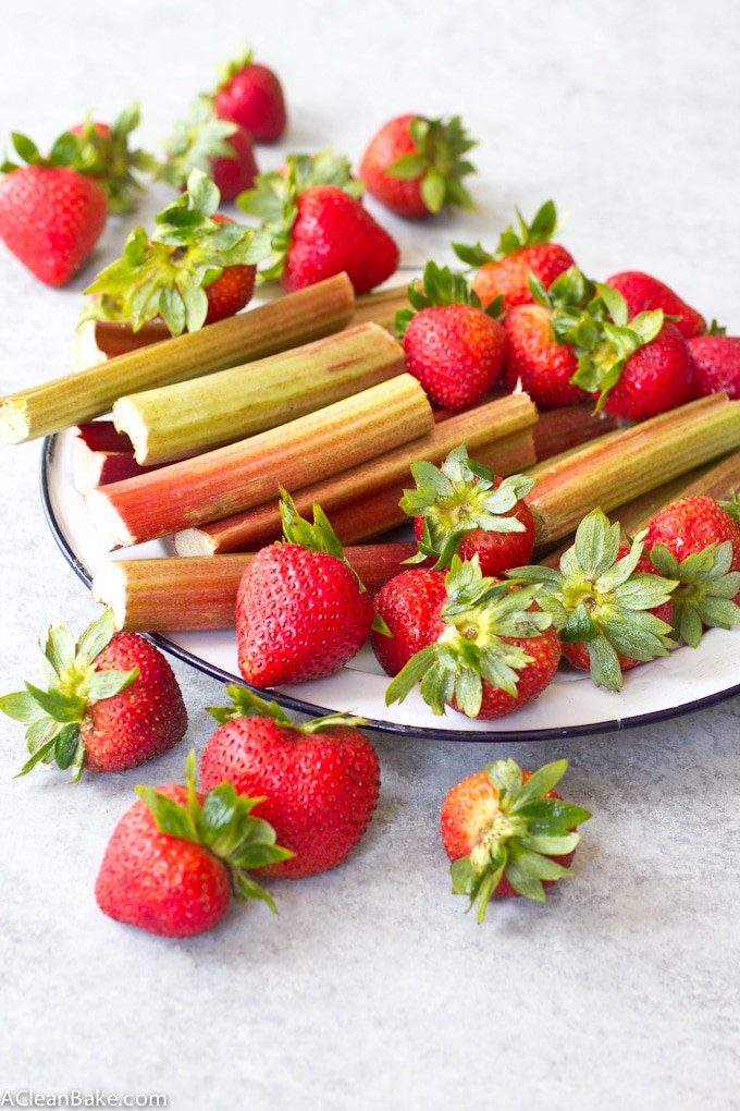 Strawberry Rhubarb Crisp (paleo, grain free, gluten free, low carb, dairy free, and vegan)