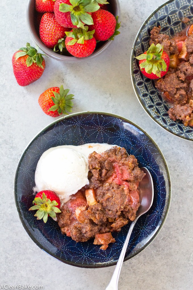 Strawberry Rhubarb Crisp (paleo, grain free, gluten free, low carb, dairy free, and vegan)