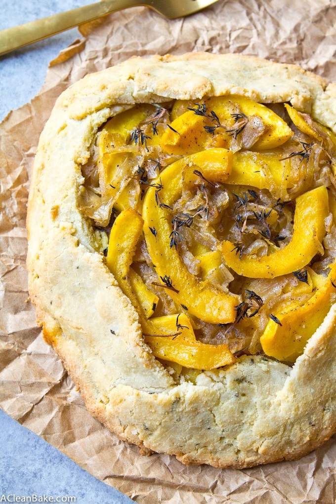 Paleo-Acorn-Squash-Galette-With-Caramelized-Onions-And-Thyme