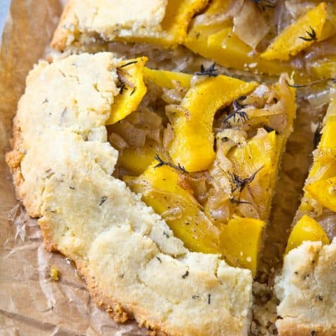 Paleo-Acorn-Squash-Galette-With-Caramelized-Onions-And-Thyme