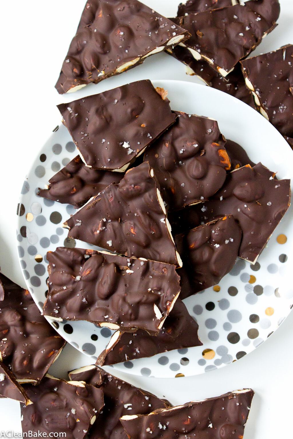 toasted-almond-chocolate-bark-only-3-ingredients