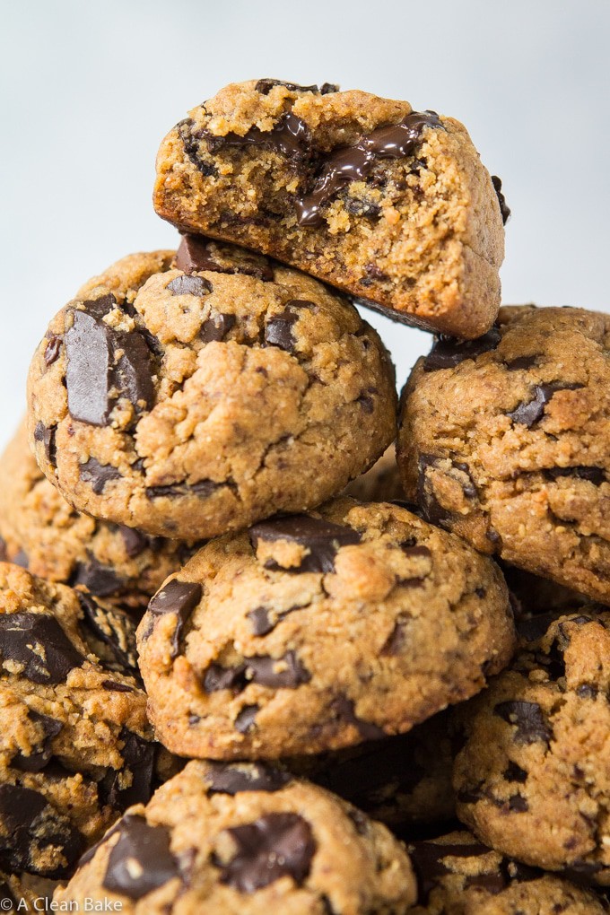 Paleo-&-Vegan-Chocolate-Chip-Cookies