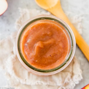How To Make Applesauce In the Slow Cooker (2 Ingredients, No Sugar Added!)