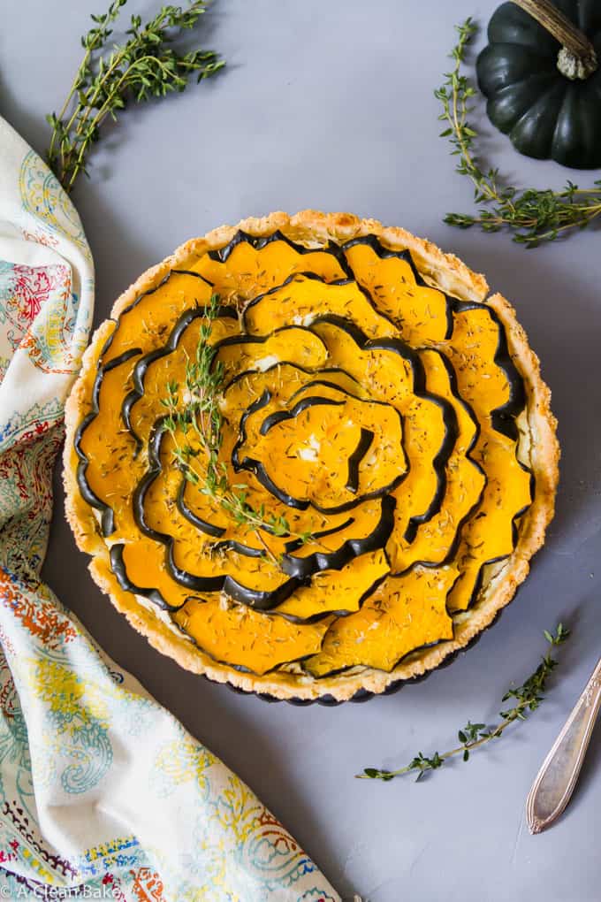 Roasted Acorn Squash Tart with Ricotta and Thyme (#glutenfree #paleo #vegetarian #thanksgiving #recipe)