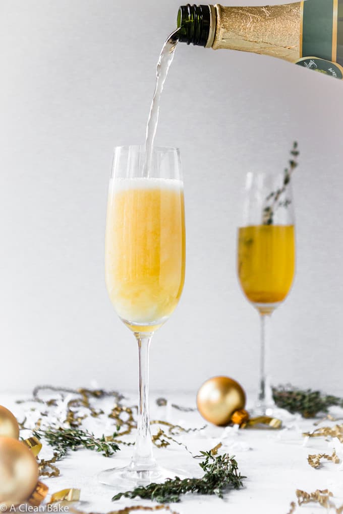 Spicy Ginger Apple Champagne Cocktail or Mocktail (naturally sweetened!) #drink #champagne #apple #ginger #glutenfreerecipe #glutenfreecocktail #naturallysweetenedcocktail #cocktailrecipe #newyearseverecipe #newyearseve